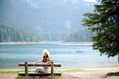 女孩,后备球员,自然,水平画幅,卢克·扬,夏天,图像,2015年,成年的,舒服