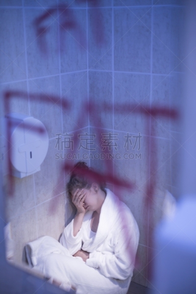 重量,强迫性的,垂直画幅,青少年,悲痛,浴室,进食障碍,绝望,心理健康,复杂性