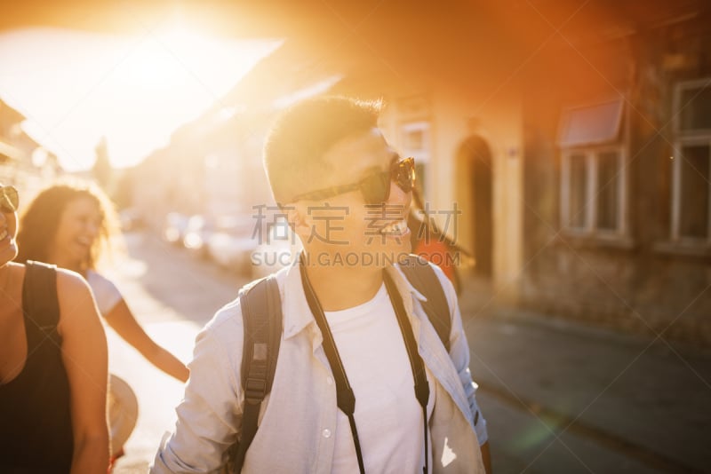 友谊,白昼,晴朗,女朋友,男性美,青年男人,照片,与众不同,青少年,青春期