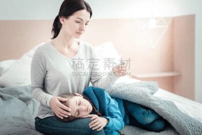 母亲,拿着,女儿,温度计,可爱的,半身像,水平画幅,父母,家庭生活,独生子女家庭