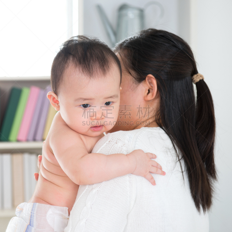 婴儿,母亲,个人护理,打饱嗝,美,父母,美人,单身母亲,成年的,单亲家庭