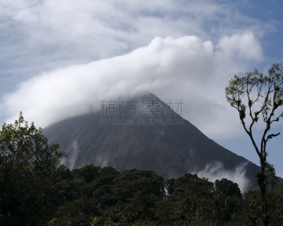 云,丛林索道,阿雷纳火山,生态多样性,哥斯达黎加,中美洲,水平画幅,无人,火山地形,早晨