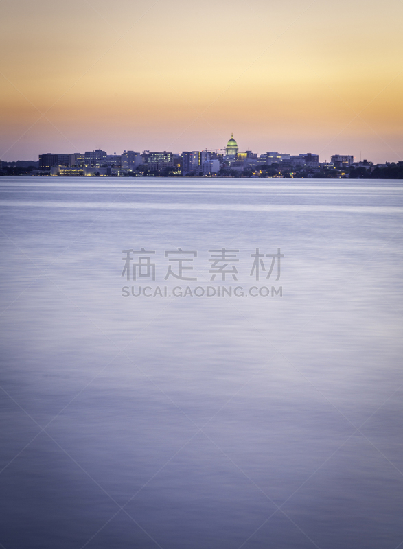 城市天际线,麦迪逊县,迈迪逊,2014年,威斯康星,垂直画幅,纪念碑,水,六月,夜晚