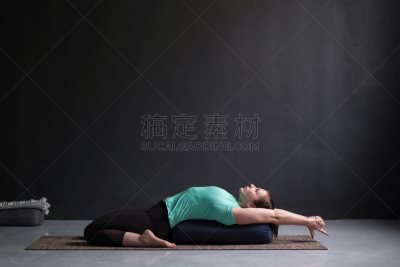 姿态优美,女孩,瑜伽,自然美,运动竞赛,专业人员,平和,姿态,运动,体操