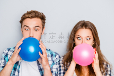 气球,青年男人,女人,乐趣,幸福,注视镜头,风,休闲活动,女朋友,生日