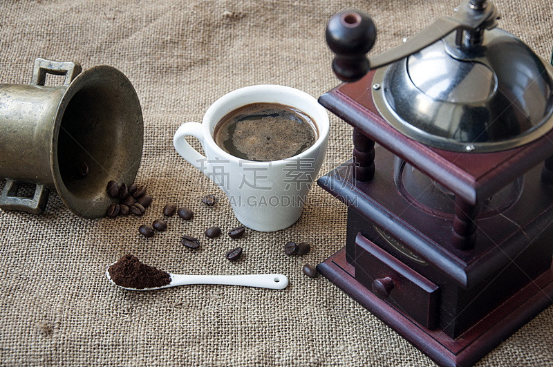 特写,豆,咖啡杯,背景,磨咖啡机,粗麻布,烤咖啡豆,褐色,咖啡馆,桌子