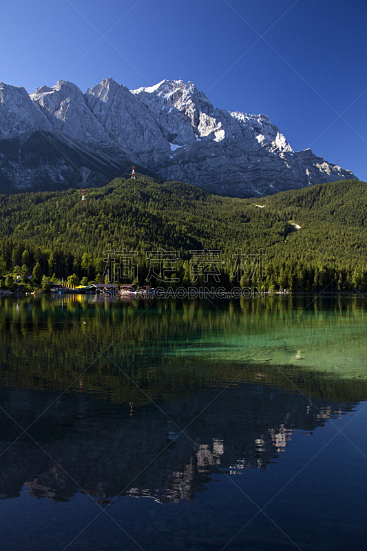 楚格峰,艾博湖,巴伐利亚,德国,垂直画幅,宁静,旅游目的地,无人,夏天,加米施帕腾基兴
