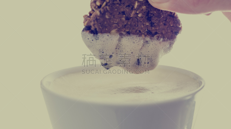 饼干,咖啡杯,一个人,水平画幅,奶油,饮料,特写,篮球运动,咖啡,手指