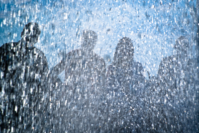 水,四个物体,水平画幅,散焦,蓝色,人,夏天,水滴,雨,四个人