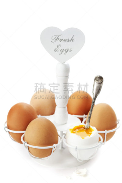 软心煮蛋,褐色,餐具,自然,垂直画幅,饮食,半熟的鸡蛋,早餐,煮食,蛋杯