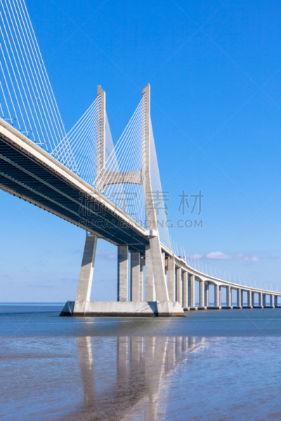 瓦斯科·达·伽马大桥,里斯本,瓦斯科达伽马,塔霍河,垂直画幅,水,天空,未来,形状,无人