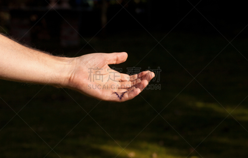 小指,平衡折角灯,修改系列,四肢,水平画幅,符号,特写,男性,仅男人,仅成年人