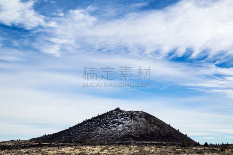 熔岩层国家保护区,火山渣锥,克来麦斯瀑布国家野生动物保护区,火警瞭望台,熔岩平原,俄勒冈州,俄勒冈郡,水平画幅,山,雪