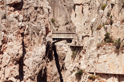 高架铁路铁轨,小路,卡门托,轮胎印,峭壁,沟壑,水平画幅,风险,山,著名景点
