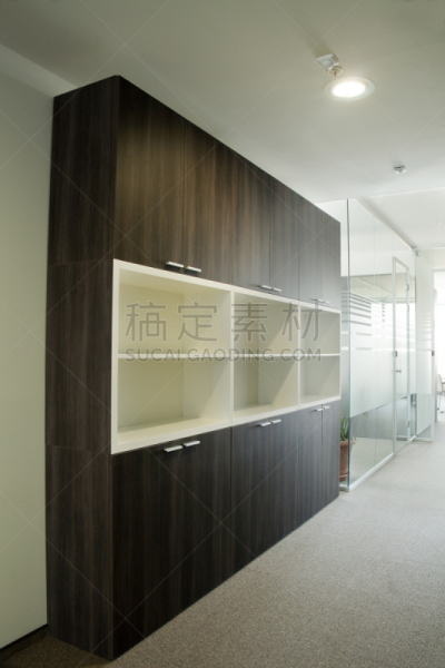 走廊,垂直画幅,窗户,建筑,无人,柜子,时尚,透视图,架子,地毯