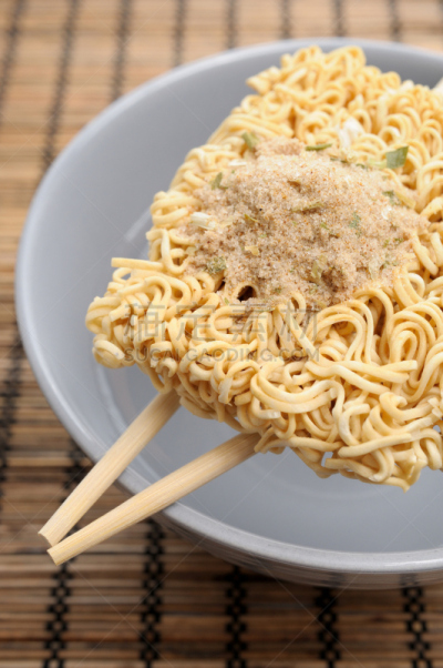面条,吝啬的,日本拉面,垂直画幅,味精,生食,膳食,干的,特写,东方食品