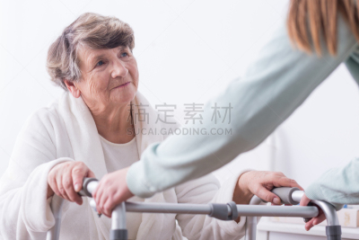 身体受伤,水平画幅,流动的行人,凌乱,能力缺陷者,助手,成年的,女人,人