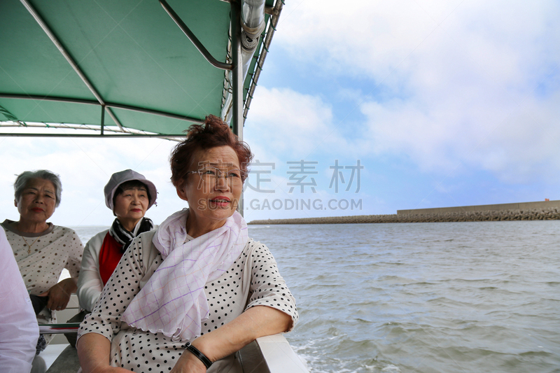 船,老年女人,客船,水平画幅,邮轮,夏天,户外,日本人,母亲,成年的