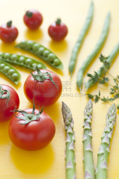 蔬菜,红花菜豆,菜豆,樱桃番茄,黄色背景,芦笋,垂直画幅,绿色,无人,西红柿
