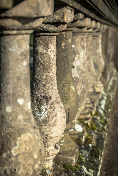 石材,乡村风格,古典风格,垂直画幅,成一排,建筑,无人,古老的,苔藓,古典式