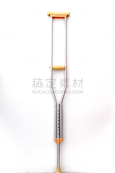拐杖,白色背景,分离着色,肢体缺损,垂直画幅,石膏,身体受伤,替代疗法,辅导讲座,铝