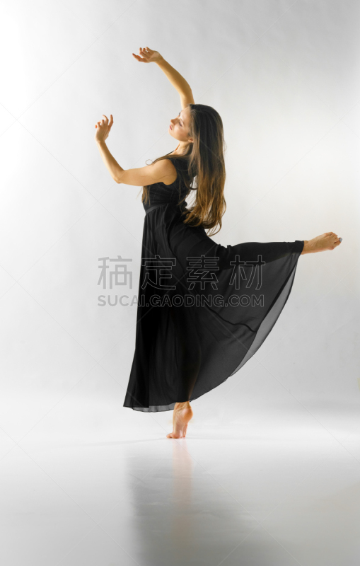 芭蕾舞者,白色人种,20多岁,单腿站着,敏捷,垂直画幅,优美,白人,仅成年人,活力