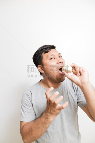 亚洲,男人,垂直画幅,鼻烟壶,半身像,肺叶,尖的,荆棘,泰国,仅男人