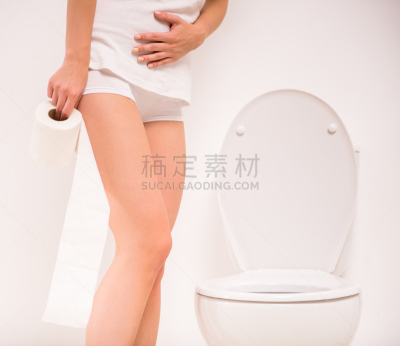 女人,卫生间,住宅房间,浴室,水平画幅,衣柜,家庭生活,拿着,白人,室内