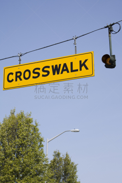 人行横道,标志,行人交叉路标志,危险标志,垂直画幅,天空,机敏,无人,长方形,道路危险标志