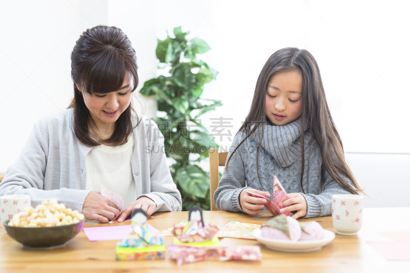 折纸工艺,单亲家庭,事件,仅日本人,家庭,肖像,女儿节,儿童,日本人,欢乐