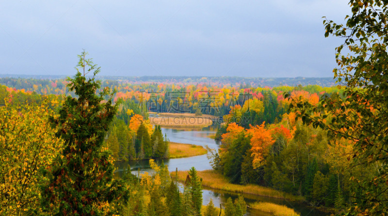 river ausable,秋天,高大的,河岸,自然,褐色,水平画幅,皮船,无人,蓝色