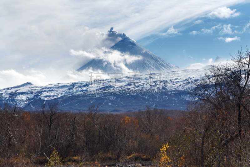 堪察加半岛,火山,风景,切罗卢莱拉科火山,火山渣锥,堪察加山脉,喷气孔,活火山,浓烟,火山口