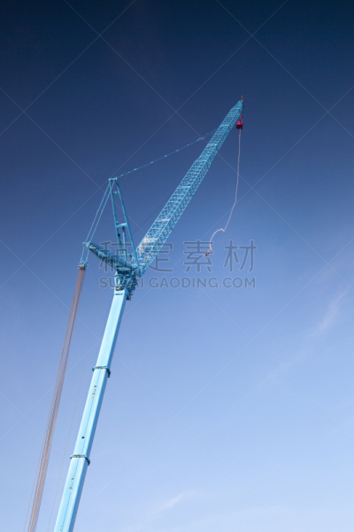 蹦极,弹力绳,上下跳动,垂直画幅,天空,留白,风,风险,弹性