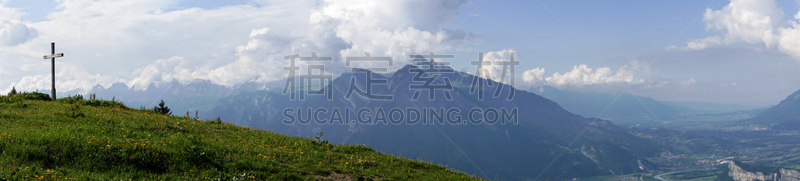 自然美,山,风景,全景,山谷,瑞士阿尔卑斯山,山顶十字架,天空,美,留白