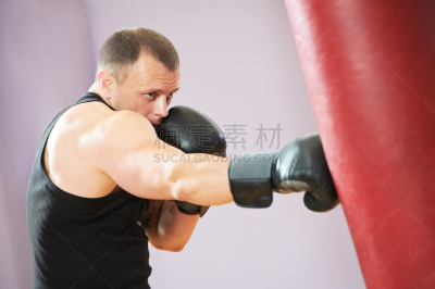 拳击练习袋,拳击,男人,男子气概,水平画幅,美人,人类肌肉,健康,职业运动员,白人
