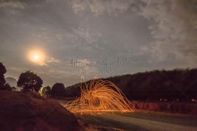 清洁布,金满月枫,水平画幅,山,夜晚,无人,户外,钢铁,红色,液体