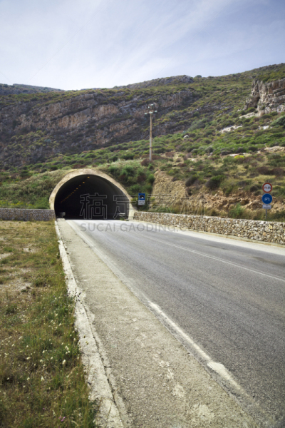 公路隧道,法维尼亚纳,垂直画幅,地形,山,岩石,交通标志,无人,路,户外