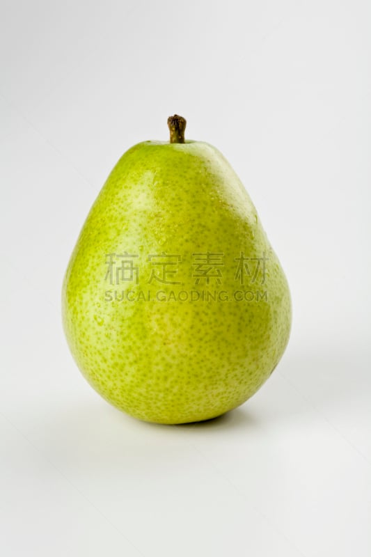 anjou pear,垂直画幅,绿色,素食,水果,无人,白色背景,熟的,背景分离,小吃