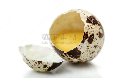 鹌鹑蛋,饮食,水平画幅,无人,白色背景,背景分离,斑驳的,特写,坏掉的,影棚拍摄