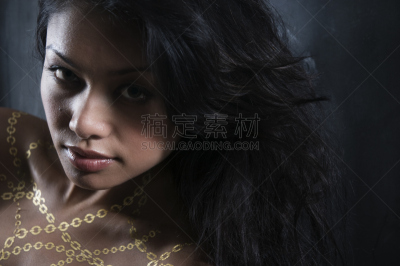 时装模特,亚洲,女性,特写,水平画幅,黄金,注视镜头,夜晚,美人,黑发