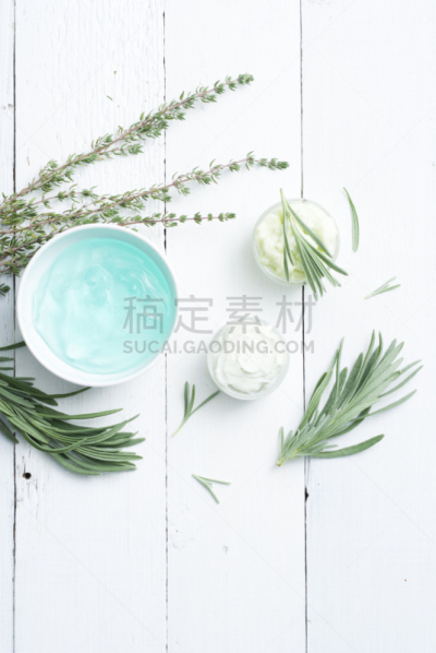 化妆用品,药膏,沐浴露,润肤露,发胶,薄荷醇,面霜,香波,护手霜,组物体