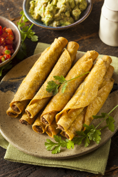 墨西哥肉卷,牛肉,自制的,绿酱,玉米饼,垂直画幅,无人,开胃品,切达干酪,膳食