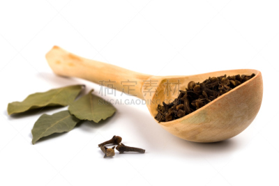 丁香,木匙,月桂树叶,褐色,芳香的,水平画幅,干的,特写,白色,彩色图片
