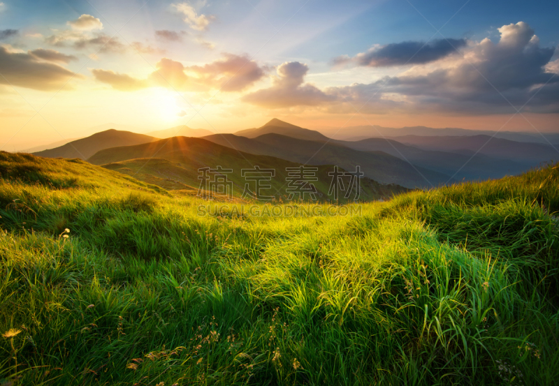 山,地形,山谷,草地,山顶,风景,草,黑云压城,日出,日落