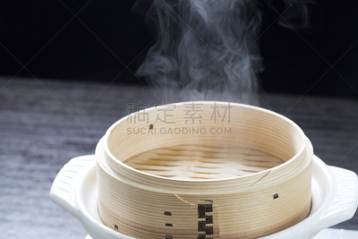 蒸锅,准备食物,水平画幅,2015年,蒸汽,黑色背景,食品,摄影,烹调