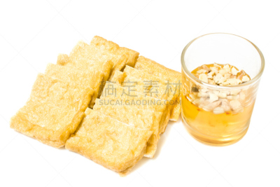 炸豆腐,花生,水平画幅,素食,无人,白色背景,豆腐,甜食,影棚拍摄,豆