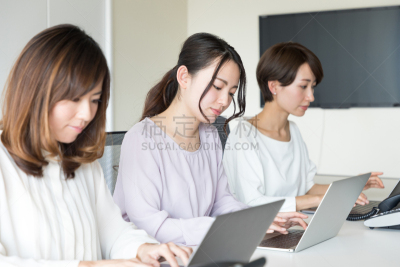 办公室,人群,女商人,留白,忙碌,仅成年人,培训课,青年人,专业人员,人的脸部