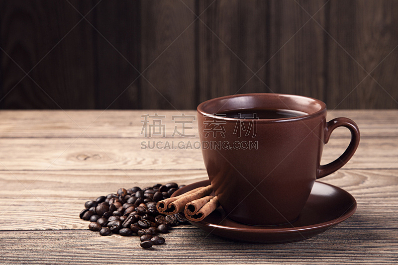 热,咖啡杯,褐色背景,餐具,烤咖啡豆,留白,褐色,水平画幅,无人,茶碟