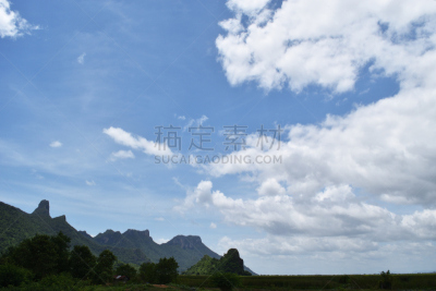 田地,山,天空,在上面,绿色,蓝色,积雨云,自然美,暗色,云景