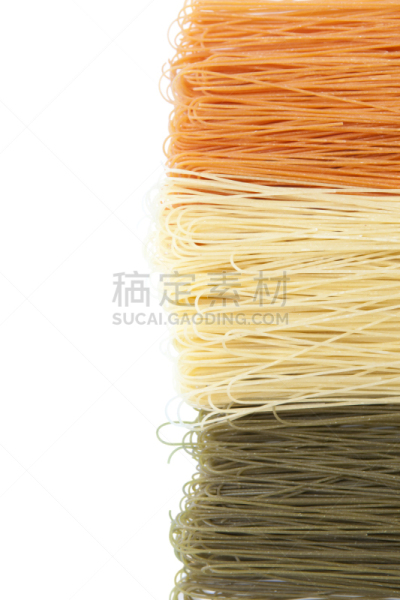 意大利面,天使头发面,垂直画幅,边框,绿色,无人,生食,白色背景,干的,背景分离